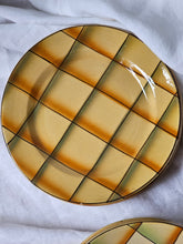 Load image into Gallery viewer, Servizio di piatti in terracotta dipinti a mano firmati ZF

