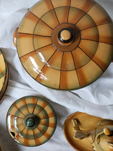Load image into Gallery viewer, Servizio di piatti in terracotta dipinti a mano firmati ZF
