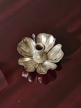 Load image into Gallery viewer, Portacandela e posacenere per ospiti silver plated
