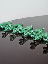 Load image into Gallery viewer, Poggiacoltello Vallauris in ceramica a forma di barboncino
