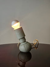 Load image into Gallery viewer, Lampada da tavolo mod. 600P - 1966 Gino Sarfatti per arteluce
