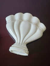 Load image into Gallery viewer, Tulipaniera in ceramica smaltata
