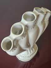Load image into Gallery viewer, Tulipaniera in ceramica smaltata
