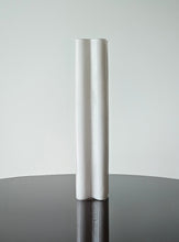Load image into Gallery viewer, Vaso alto solifiore in vetro anni &#39;70
