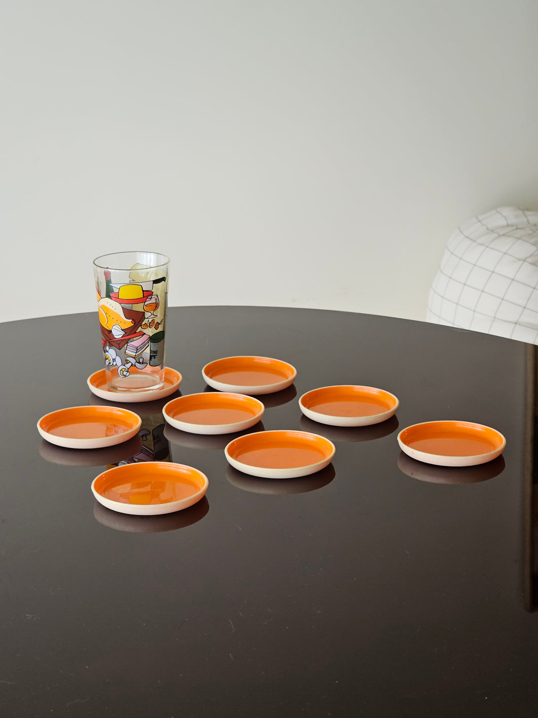 Sottobicchieri in plastica arancione anni '60