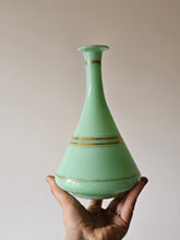 Load image into Gallery viewer, Vaso ampolla in vetro all&#39;uranio opalino menta
