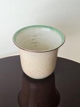 Load image into Gallery viewer, Vaso per piante in ceramica smaltata
