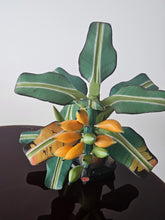 Load image into Gallery viewer, Scultura di pianta di Banano in legno di balsa decorativa anni &#39;50
