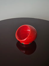 Load image into Gallery viewer, Svuotatasche spaceage Gabbianelli design studio O.P.I.
