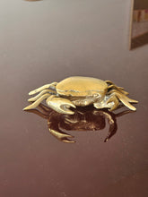 Load image into Gallery viewer, Scultura granchio in ottone
